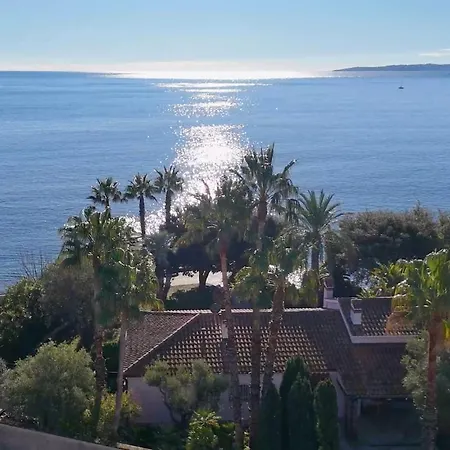 Waterfront Between Cannes And St-tropez Villa